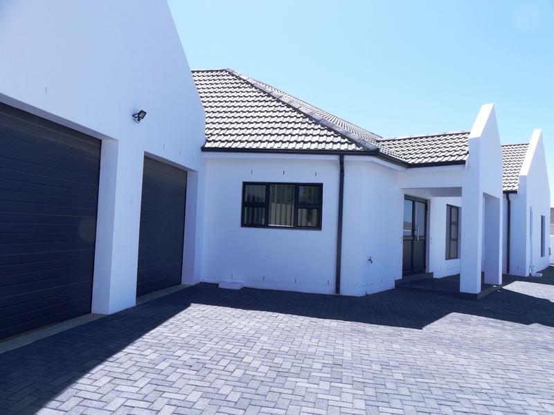 4 Bedroom Property for Sale in Golden Mile Western Cape